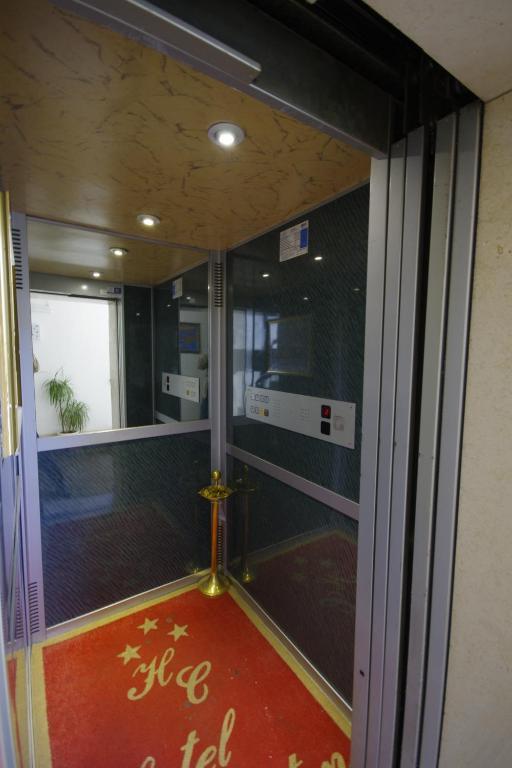 Hotel Clinton 3*