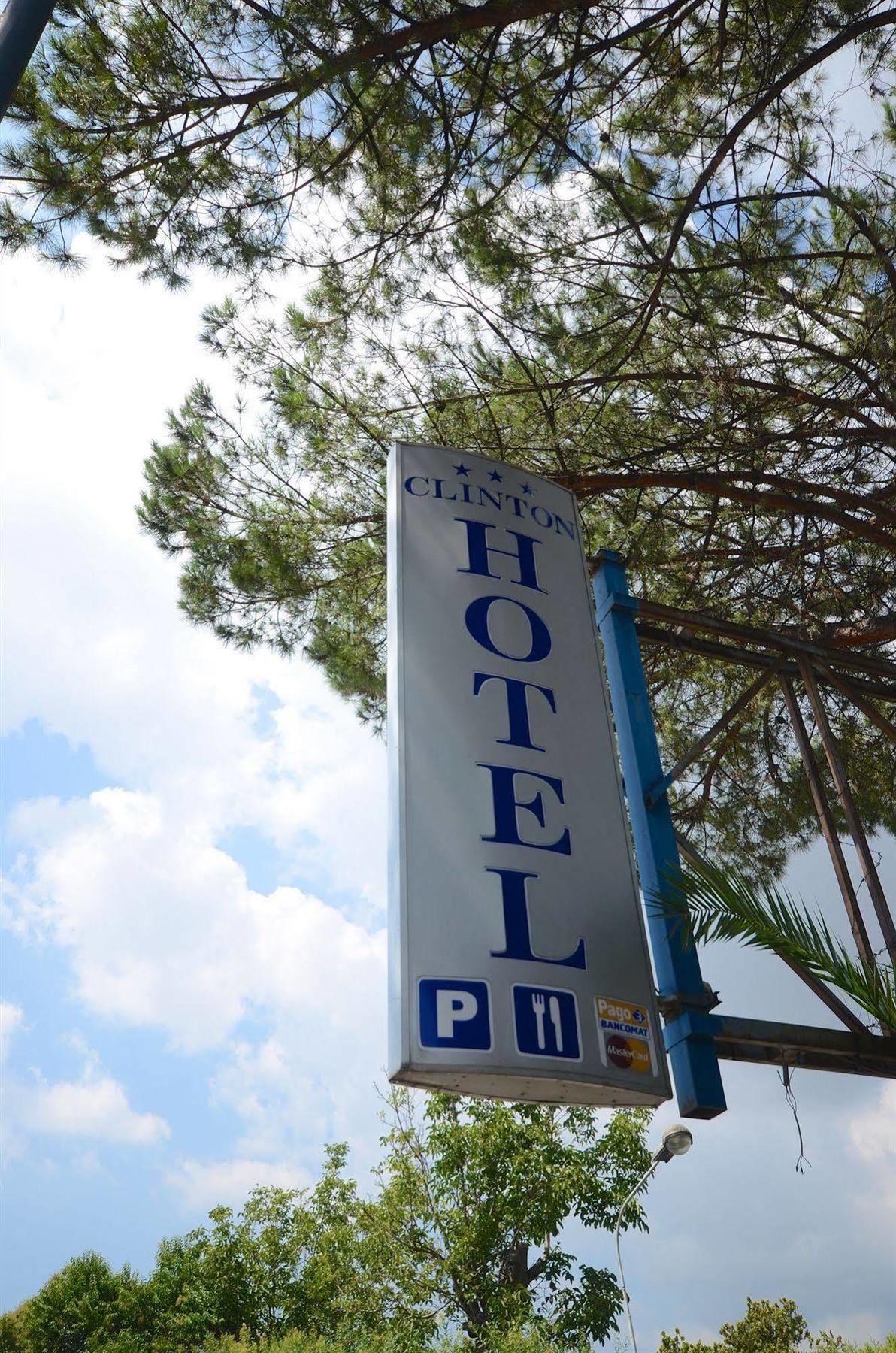 Hotel Clinton 3*